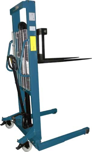 Lift Products MXSA-62 Manual Straddle Stacker